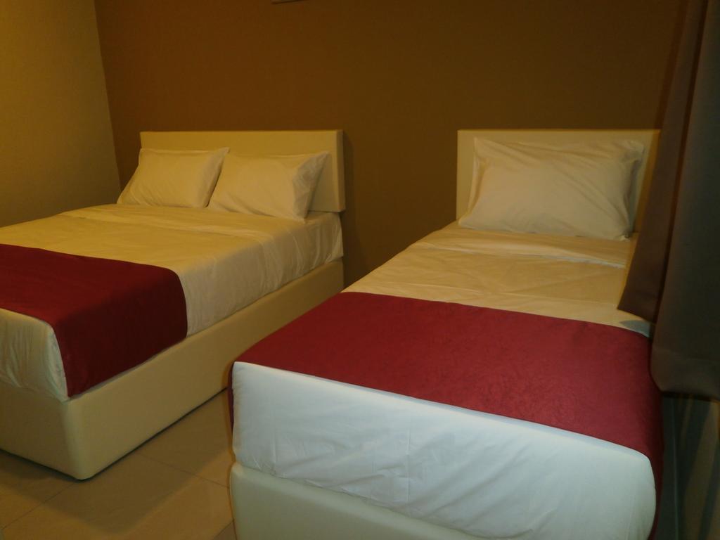 Check Inn Johor Bahru Exterior photo