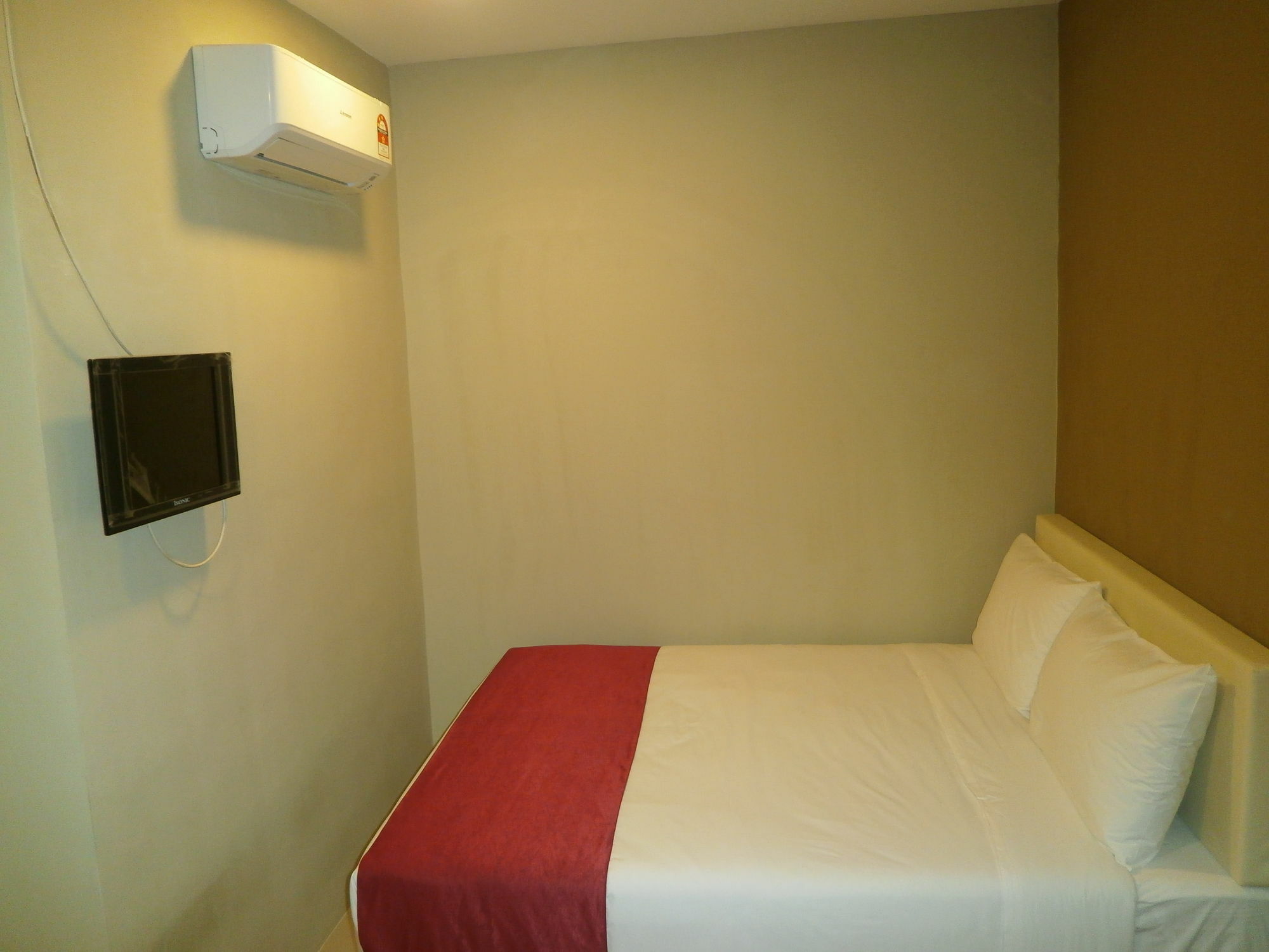 Check Inn Johor Bahru Exterior photo