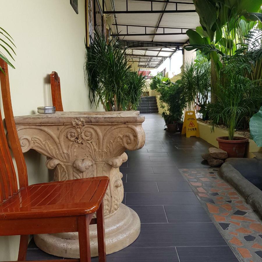 Check Inn Johor Bahru Exterior photo