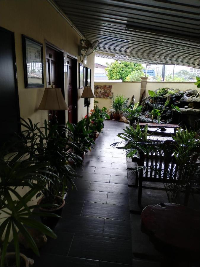 Check Inn Johor Bahru Exterior photo